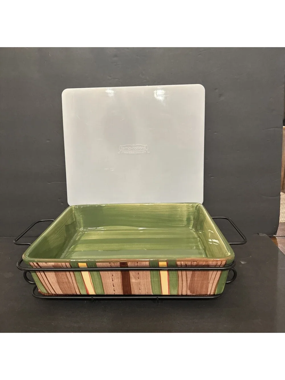 Temp-tations by Tara 10.75” x 12.75” Tescher Lasagna Baking Dish W Lid And Stand